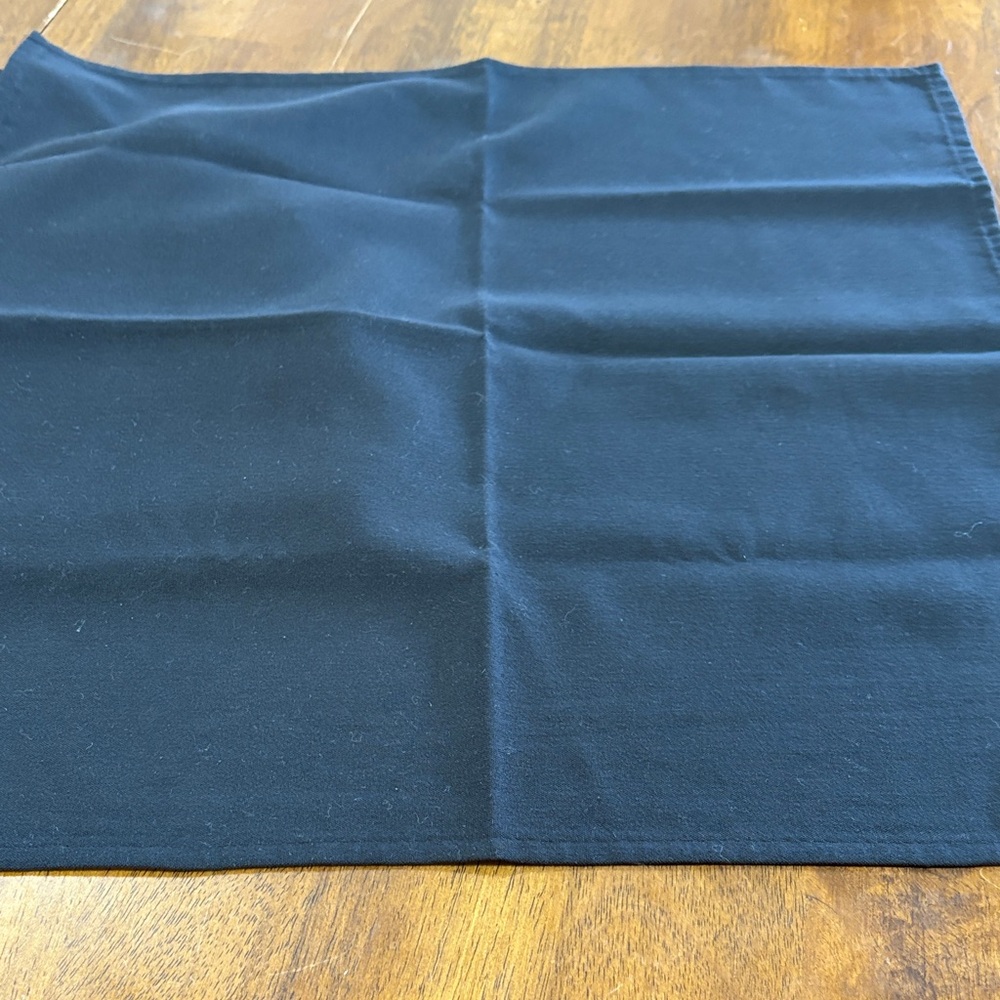 Set of Black Cloth Napkins - Picture 3 of 3